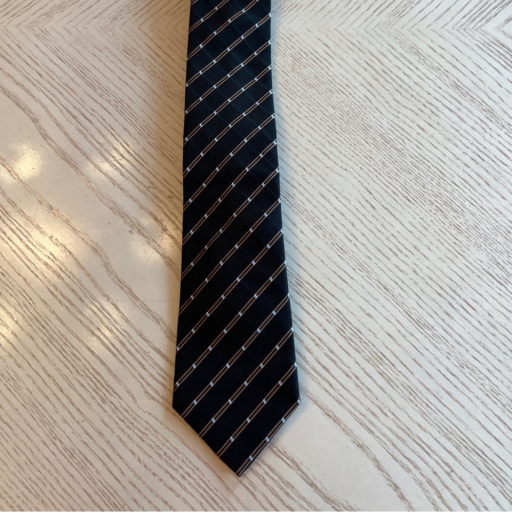 Joseph and Lyman 100% silk necktie